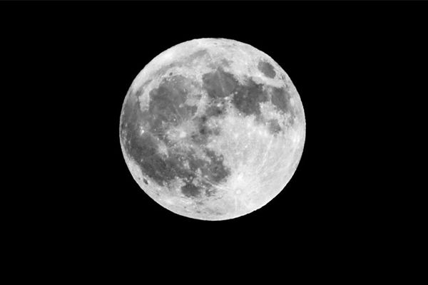 Scientists claim Moon can give oxygen to Earth for one lakh years