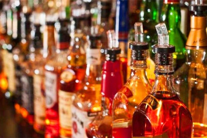 Liquor Will Be Sold Only At Private Shops From Wednesday in Delhi Liquor Will Be Sold Only At Private Shops From Wednesday in Delhi