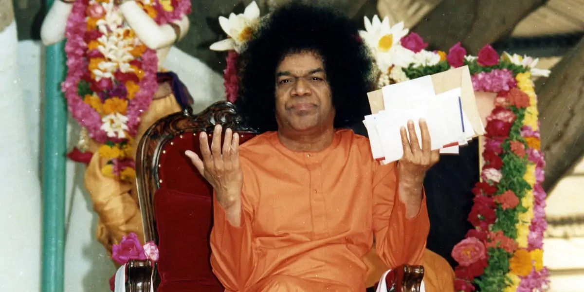 Sathya Sai Baba, Sathya Sai Baba bio, Sri Sathya Sai Baba