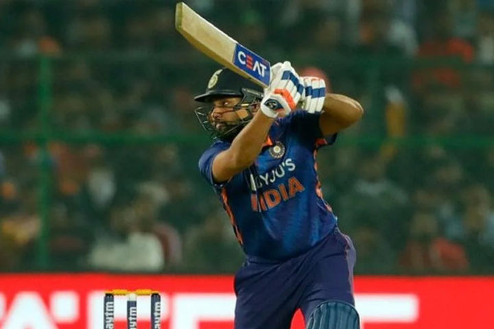 Rohit Sharma beats former Pakistan captain Shahid Afridi for sixes in Ranchi T20 against New Zealand