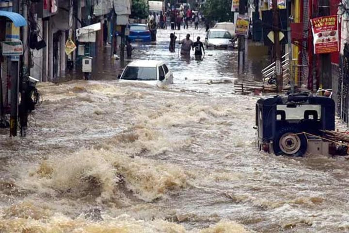 17 killed, 100 missing in flash floods caused by heavy rains in Andhra Pradesh