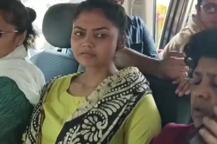 TMC's state secretary Sayani Ghosh was arrested for threatening Chief Minister Biplab Kumar Deb,
