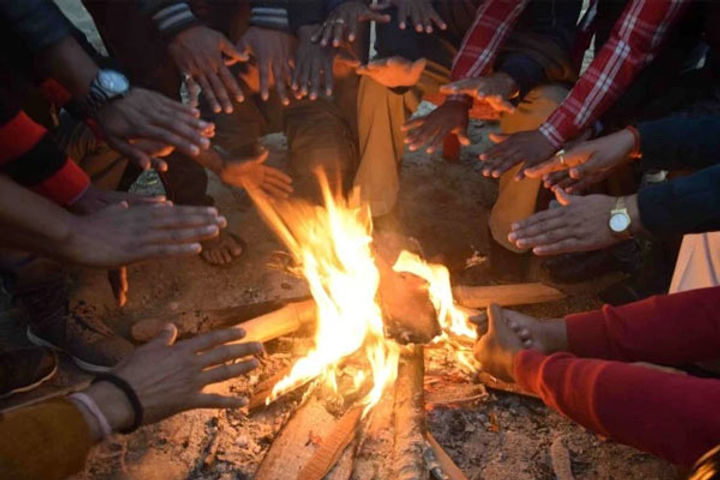 The minimum temperature was recorded at 10 degree Celsius in various cities of Rajasthan on Tuesday The minimum temperature was recorded at 10 degree Celsius in various cities of Rajasthan on Tuesday