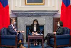 us five lawmakers visit taiwan and met president tsai ing wen