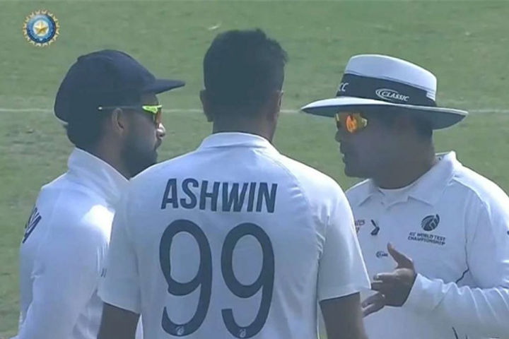 Ravichandran Ashwin cheeky retort to Nitin Menon caught on stump mic Ravichandran Ashwin cheeky retort to Nitin Menon caught on stump mic