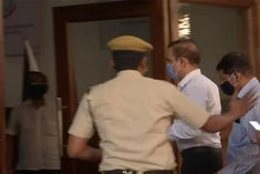 Magistrate Court on Tuesday canceled the nonbailable warrant of former Mumbai Police Commissioner Pa