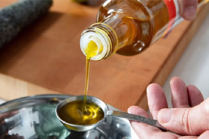 Indian edible oil refinery cut palm oil imports, increased import of soya and sunflower oils