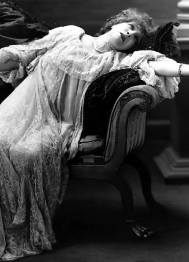 Hysteria, Hysteria facts, Hysteria disease, Hysteria symptoms 