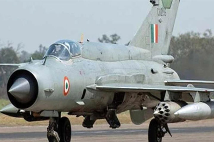 Lucknow Scorpio riders stole the wheel of MiG21 the wheels were being sent to Jodhpur Air Force Stat