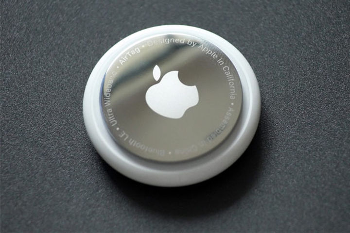 Apple tracking device AirTags 