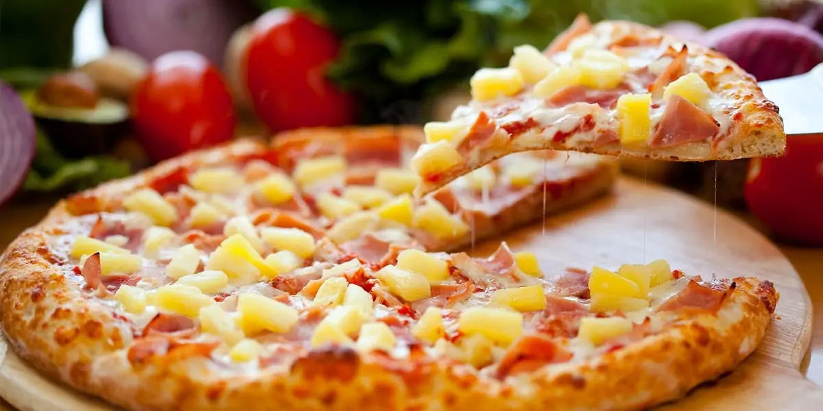 Hawaiian pizza, Hawaiian pizza facts, Hawaiian pizza origin, pineapple pizza, pineapple pizza facts 