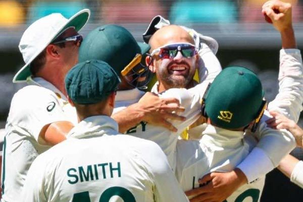 Australia beat England badly in Brisbane Test take 10 lead