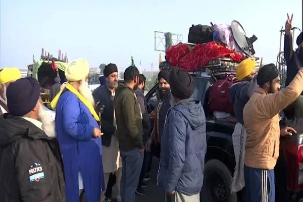 farmers returned from tikri border 