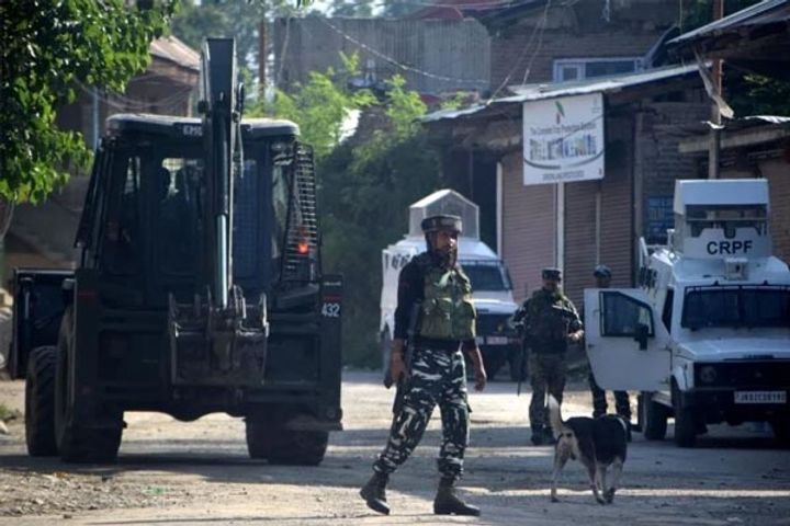 One terrorist killed in encounter in Pulwama on Tuesday search operation continues