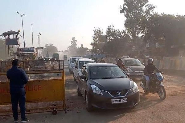 Traffic starts on Kundli Singhu border after 385 days big vehicles will not pass till the repair is 