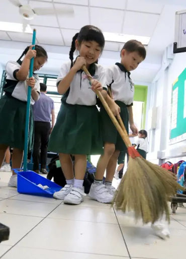 japan facts, facts about japan, janitors in japan, fun facts japan, otaku, japan fun facts 