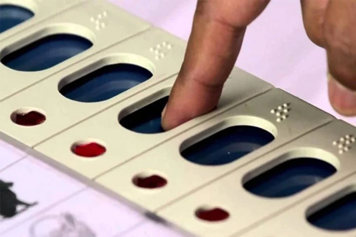 Counting of votes in Chhattisgarh urban body elections continues, Congress is ahead, BJP behind Counting of votes in Chhattisgarh urban body elections continues, Congress is ahead, BJP behind