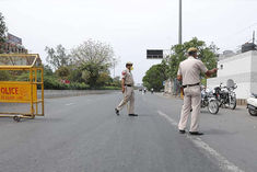 Weekend Curfew In Delhi