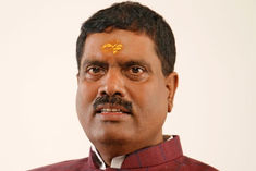 BJP National Minister Arvind Menon went to Delhi by flight despite being infected with Corona
