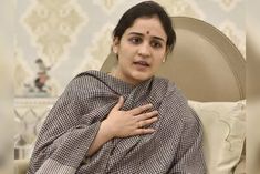 Mulayam Singhs younger daughter in law Aparna will join BJP today