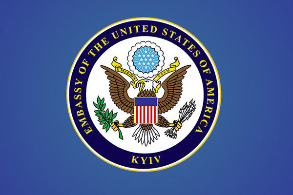 US orders families of its embassies in Ukraine and Russia to leave the country
