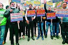 traders demand removal of odd even and weekend curfew in delhi demonstrations are taking place