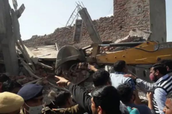 12 people buried 6 injured during construction on 2 storey building in Ajmer