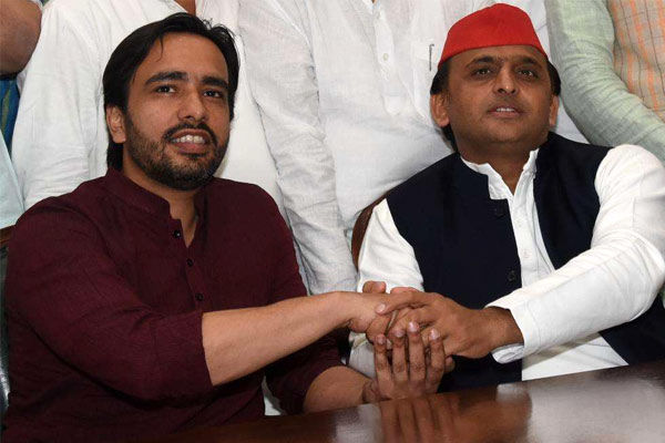 Case filed against 402 people including Akhilesh and Jayant