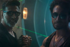 film bade miyan chote miyan