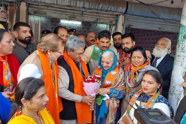 Captain Amarinder Singh&amprsquos aunt Amarjit Kaur joins BJP