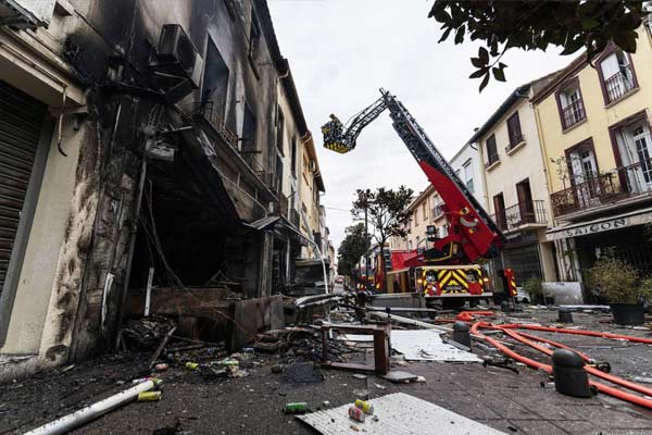 7 killed in explosion after a fire broke out in a shop in France