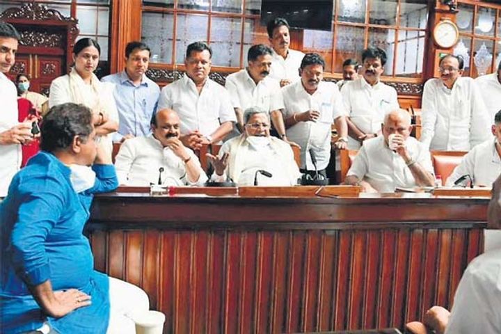 Congressmen protest overnight in Karnataka assembly, demand resignation of minister KS Eshwarappa