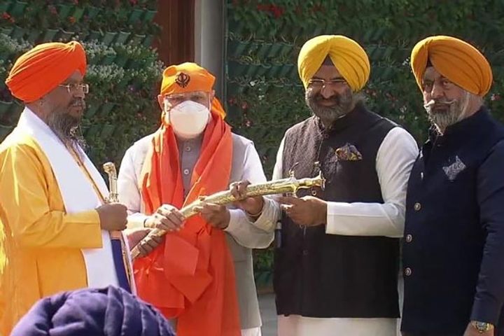 Today is the last day of campaigning in Punjab, many leaders will rally, PM Modi meets people of Sik