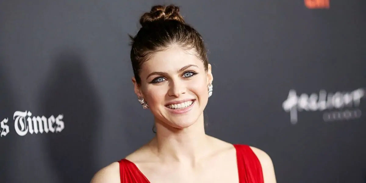 alexandra daddario, alexandra daddario bio, alexandra daddario movies, alexandra daddario shows, ale