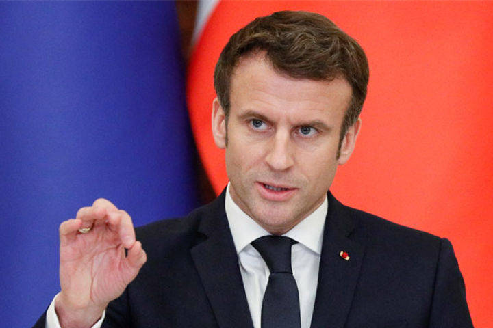 french president spoke to russian president told putin refused to stop the attack