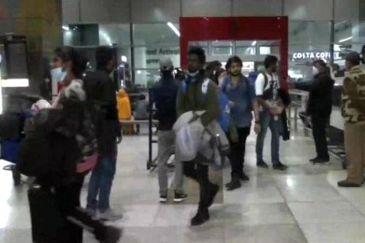 special flight carrying 160 indians landed in delhi from budapest