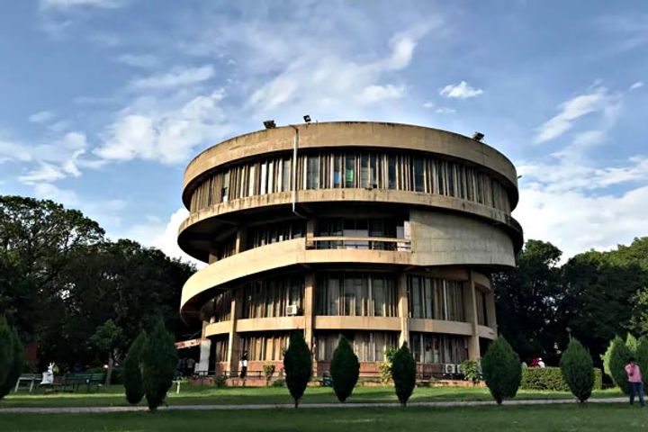 chandigarh municipal corporation sent 6 crore notice to punjab university