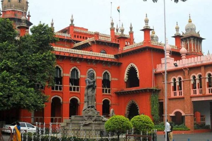 madras high court strict on use of mobile in government office