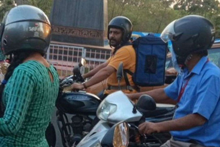 Kapil Sharma become delivery boy