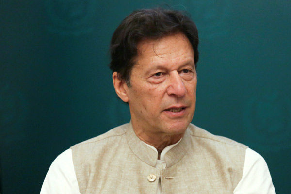 Pak PM praised the Indian Army said Indian Army does not interfere in the work of the government