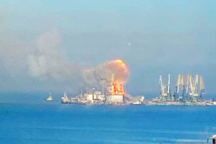 Ukraine destroys Russian ship, America will give refuge to Ukrainians