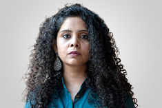 journalist rana ayyub stopped from boarding flight to london