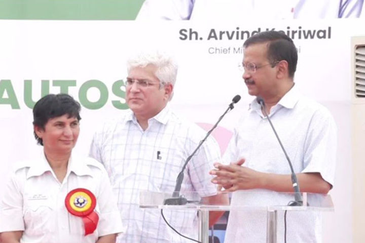 kejriwal surrounded the bjp over the attack on the house said what message will the party give to th kejriwal surrounded the bjp over the attack on the house said what message will the party give to th