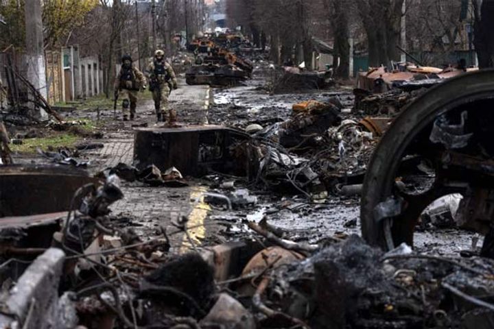 Bodies of 410 civilians found in Kyiv 45 feet long pit dug for burial