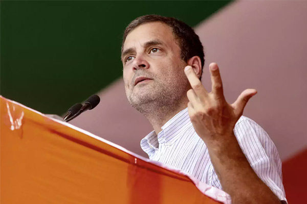 Rahul Gandhi termed rising fuel prices as loot