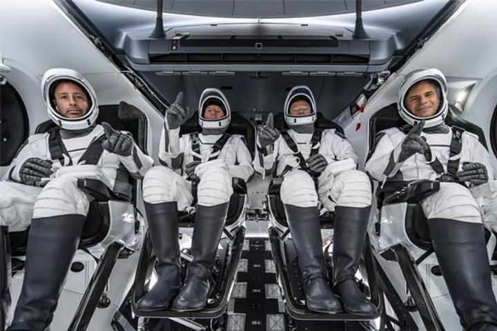 4 Astronauts will go on the first private mission to the ISS today
