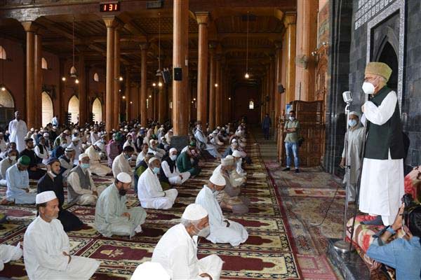 anti national slogans raised after namaz at jamia masjid in srinagar