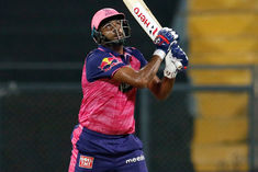 ravichandran ashwin becomes first batsman to retire in ipl history