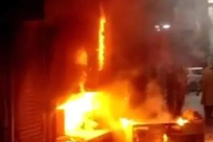 Fire Broke Out In Clothes Shop Near The Banke Bihari Temple In Vrindavan Fire Broke Out In Clothes Shop Near The Banke Bihari Temple In Vrindavan