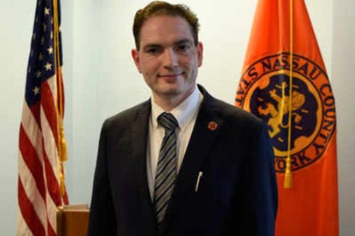 indian origin dilip chauhan will work to make new york a global economic hub